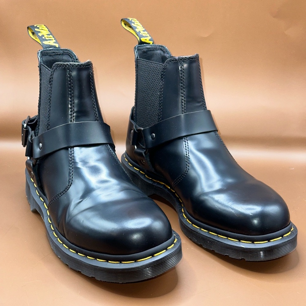 Dr Martens Wincox Smooth Leather Buckle Boot in Black